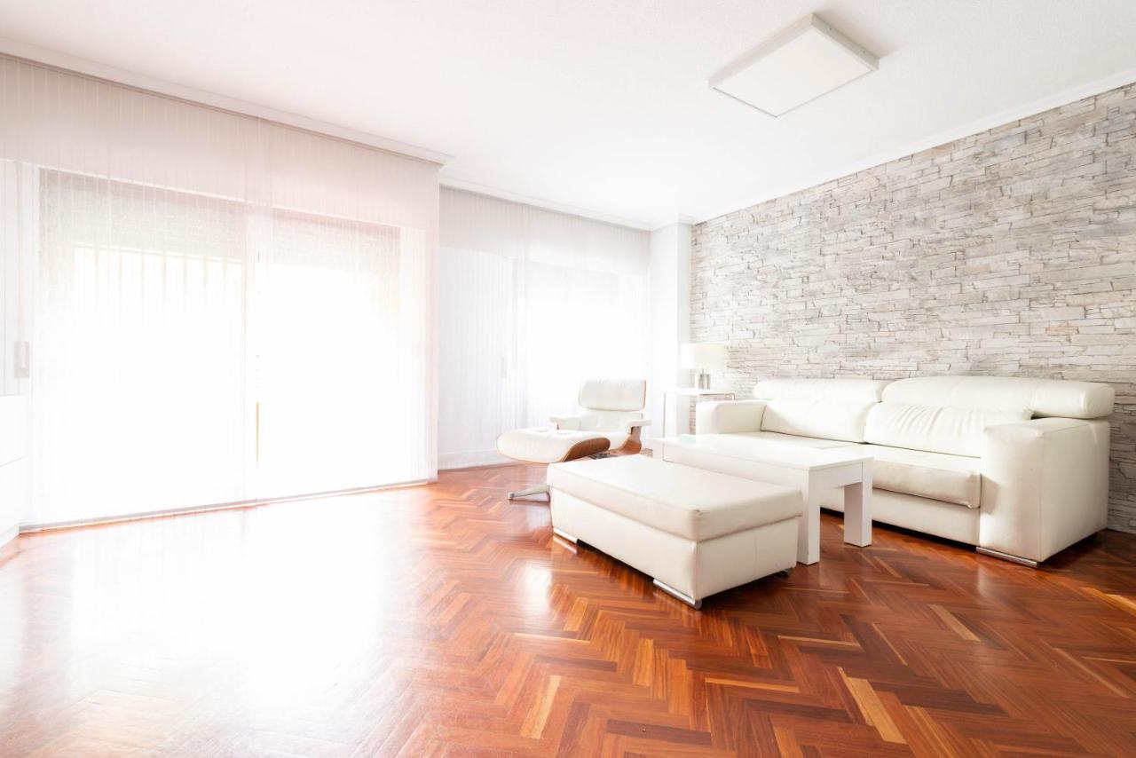 Bonita Con Balcon Privatunterkunft